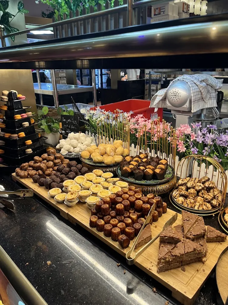 Choux Macarons Donuts